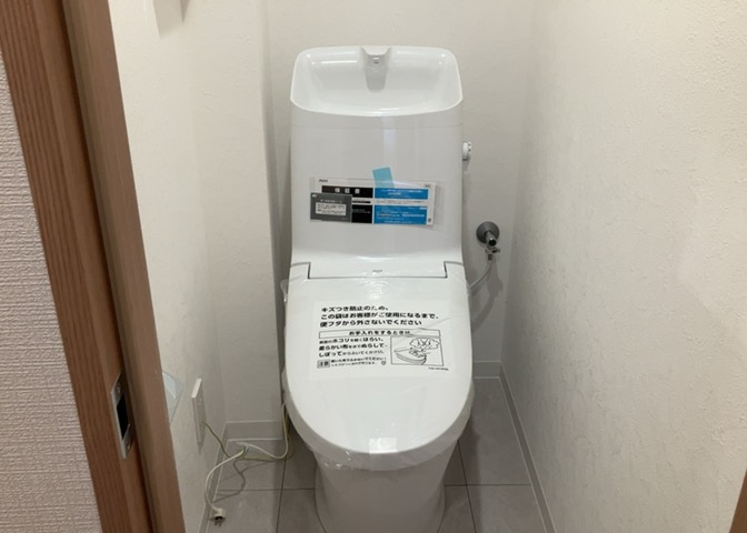 トイレは大きさや形、機能、抗菌性などが異なる多種多彩なタイプが各メーカーから出ています。それぞれに良さがあるため、事前にどういったタイプのトイレがいいのかをご家庭内で決めて、内見に行くといいでしょう。
