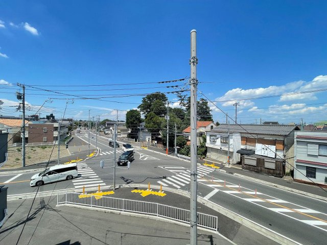 前面棟無の開放的な前面道路です！
