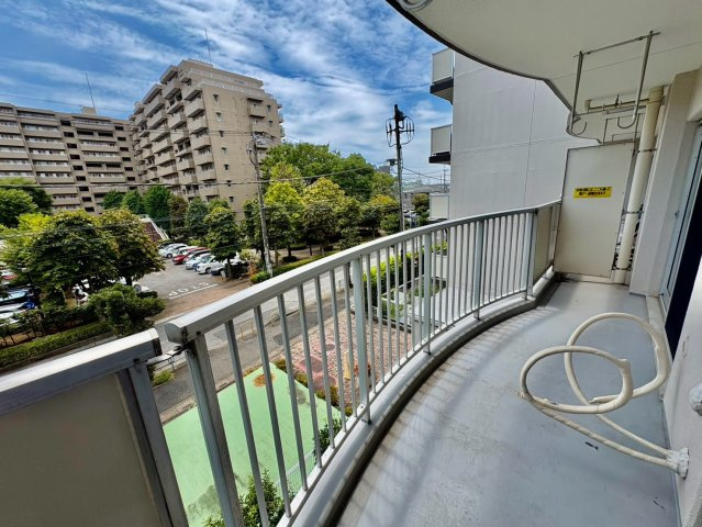 南向きバルコニーで陽当り良好です