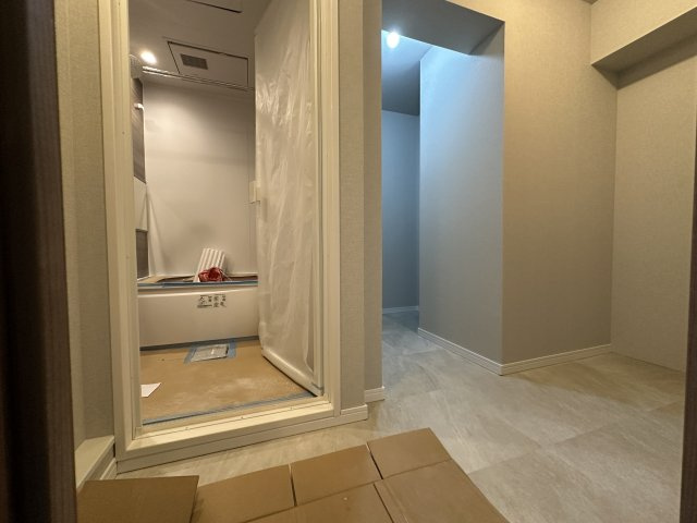室内物干しにも良さそうな広々とした脱衣所です。