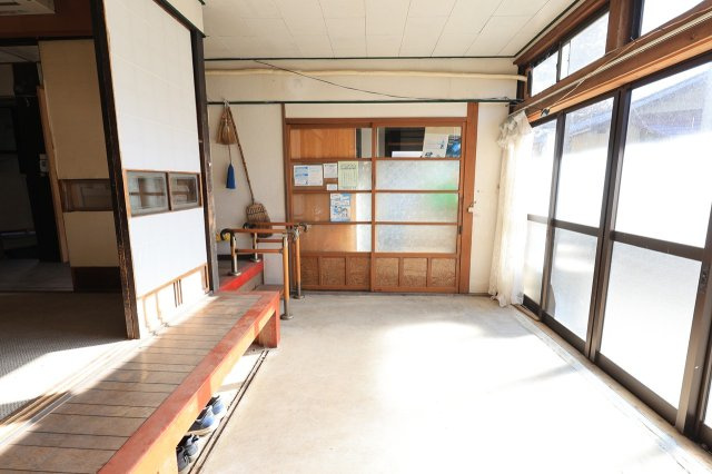 開放的な土間スペースが魅力！自転車の保管やDIYなど、多目的に使えます。