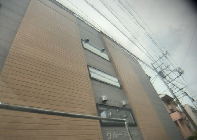 眺望の良さを楽しめるダイニングキッチンで家族団らんの時間を過ごしてはいかがでしょうか。バルコニーから見える景色を家族で眺める時間は、時間が経つのを忘れてしまいそうですね。是非、現地を見に行きましょう！