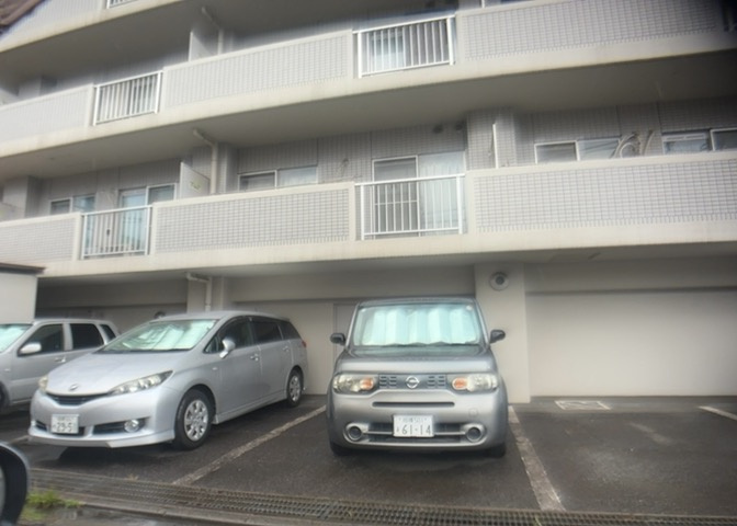 マンションの駐輪場は、事前に空きがあるか確認を取ると安心です。せっかく入居したのに駐輪スペースがない！なんてことになったら大変ですよね。そこで、内見時や購入前にはまず事前に確認しておくと良いでしょう。
