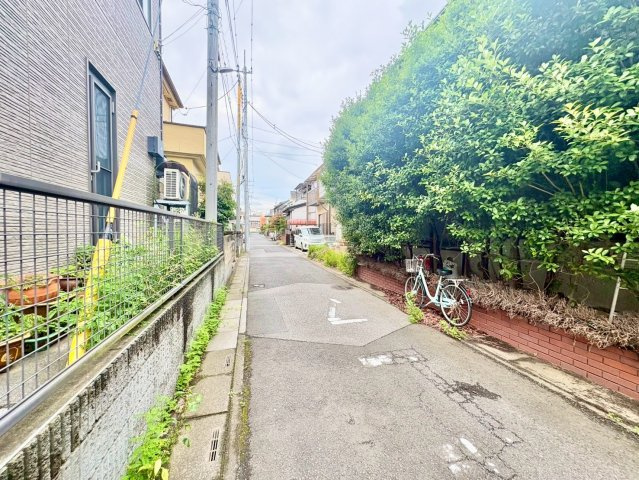 ■お好きなハウスメーカーで建築可能です！　■土地面積約30坪・整形地　■南東道路・日当たり良好！　■近くに商業施設充実！　■東越谷小学校徒歩3分(210ｍ)・越谷東中学校徒歩19分(1500ｍ)