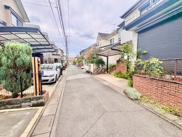 ■お好きなハウスメーカーで建築可能です！　■土地面積約30坪・整形地　■南東道路・日当たり良好！　■近くに商業施設充実！　■東越谷小学校徒歩3分(210ｍ)・越谷東中学校徒歩19分(1500ｍ)