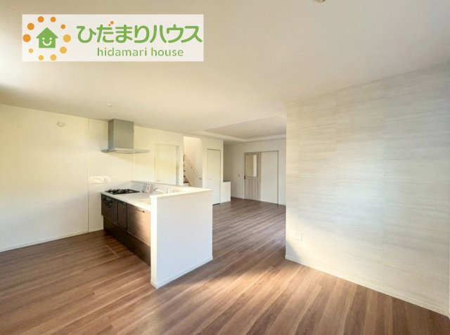 南向きのリビングではぽかぽかの日差しが感じられます☆彡