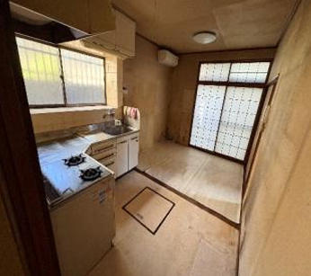 【横浜市西区西戸部町1丁目 中古戸建のキッチン】