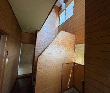 【横浜市西区西戸部町1丁目 中古戸建の玄関】