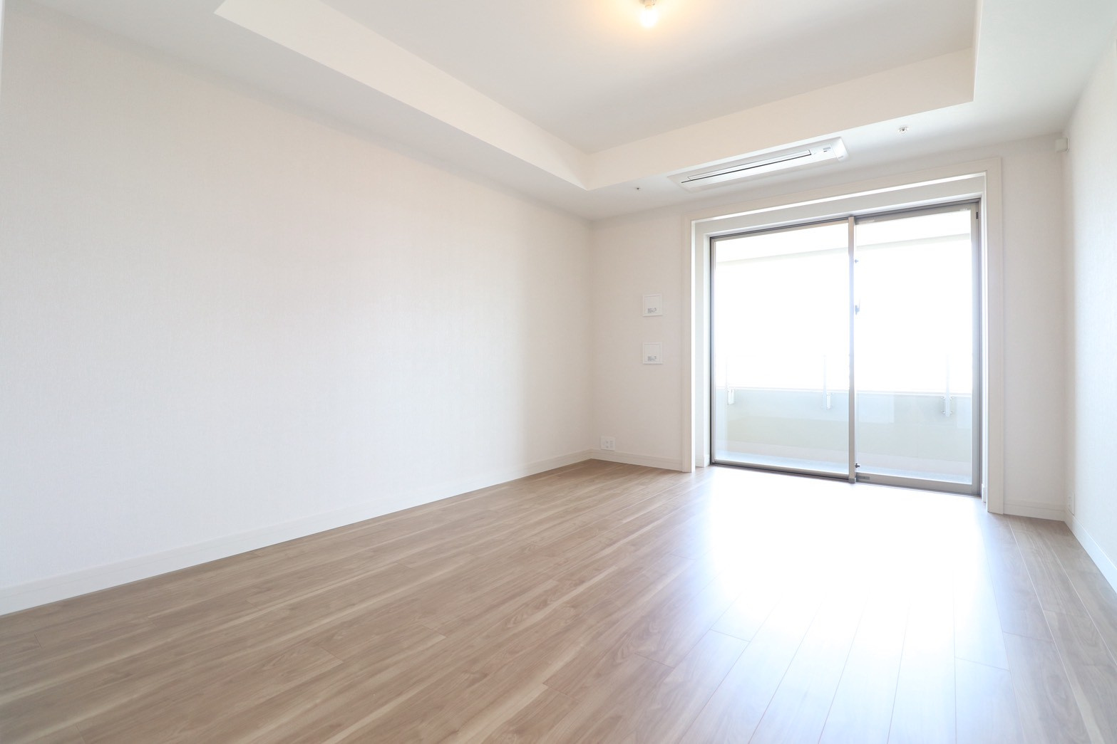 ゆったり過ごせる居間です
