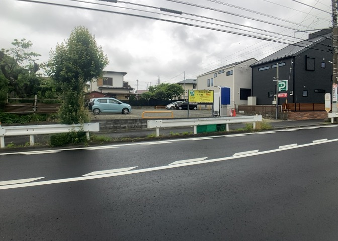 土地を買う際、住む地域の自治体や福祉の補助制度にも注目してみましょう。子供や老人の医療補助やゴミ出しのルールなど、自治体によってルールに大きな違いがあるため、暮らしやすい土地で判断するとよいでしょう。