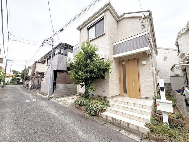 第一種低層住居専用地域につき住環境の良さが魅力。