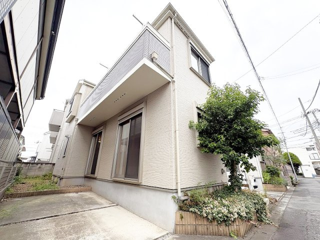 小中学校が徒歩10分以内に揃いお子様の登下校も安心。