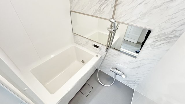 新調された浴室は気持ちよくお使いいただけます。