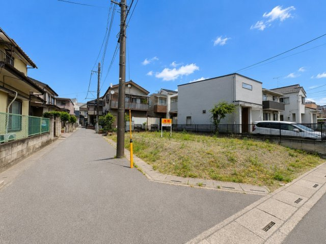 東武スカイツリーライン「一ノ割」駅徒歩14分！開放感ある南西角地に立地！