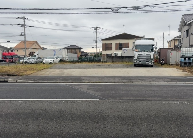 隣家の土地はどうなっているのか、生活利便施設が近くにあるのか、学校まで近いかなど、お客様のライフスタイルにあわせたイメージが重要です。また、近くにあると困る施設が近くにないかも確認するといいでしょう。