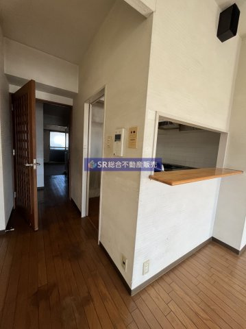 【グランドメゾン小阪のリビングダイニング】