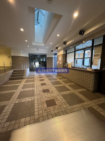 【グランドメゾン小阪のロビー】