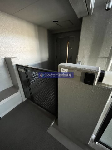 【グランドメゾン小阪のエントランス】