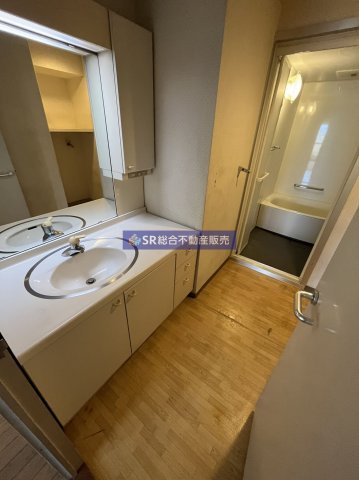 【グランドメゾン小阪の独立洗面台】