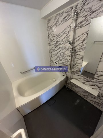 【グランドメゾン小阪の浴室】