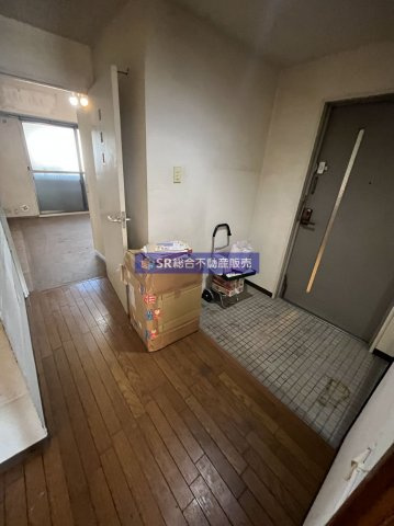 【グランドメゾン小阪の玄関】