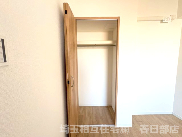 4．5帖洋室　クローゼット　全居室に収納があり居住空間を広くお使いいただけます。