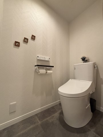扉がスライド扉の為、脱衣所やトイレに扉の軌道が干渉せず広々利用できます。