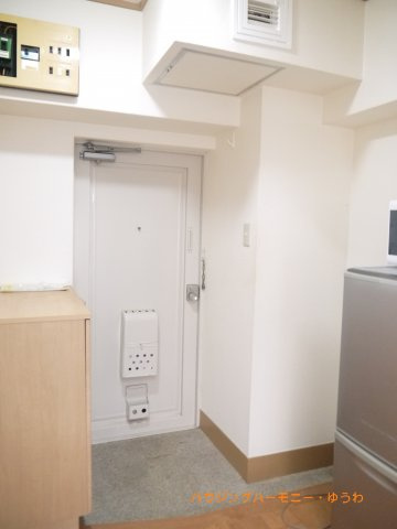 帰り着くたびに洗練されたテイストの空間に迎えられ誇りと喜びを感じる玄関まわりです。
