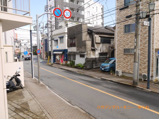 前面には建物が見えますが、視線は気にならない印象。