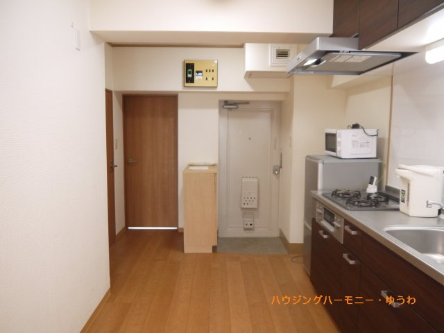 光と風があふれる開放的なリビングダイニングには自然と家族みんなが集まってきます。