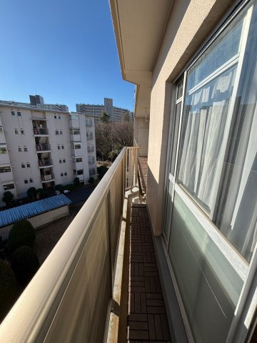目の前に広がる青空。深呼吸したくなるような清々しい眺望。