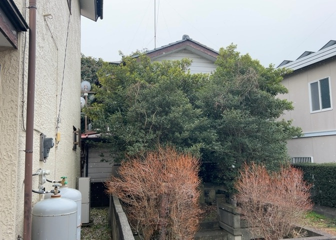 土地を買う際、住む地域の自治体や福祉の補助制度にも注目してみましょう。子供や老人の医療補助やゴミ出しのルールなど、自治体によってルールに大きな違いがあるため、暮らしやすい土地で判断するとよいでしょう。