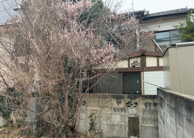 物件の詳細については、現地を見てわかること以外に、役所や法務局などで調べないとわからないことがあります。そのため、現地に行く場合は、もしこの物件を買ったらどのような生活ができるかをイメージしましょう。