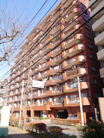 穏やかな風と陽光を導き、プライバシーに配慮された設計プランを採用し、居住性を一段と心地よいものにしています。