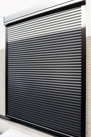 シャッター（写真は同仕様写真）
