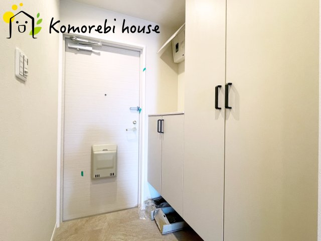 収納もある玄関です