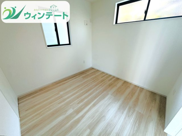 勉強部屋や趣味の部屋など、多目的に使える洋室。開放感のある窓から光と風が入り、毎日が快適に過ごせます。