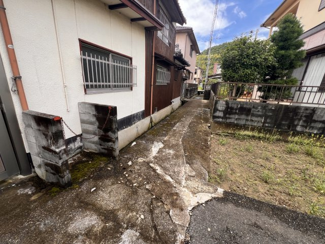 南側家屋前里道です