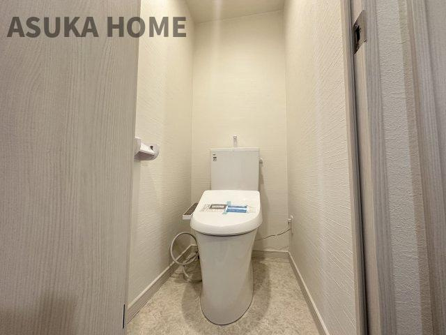 新規交換済！温水洗浄便座の最新トイレ設備です。
