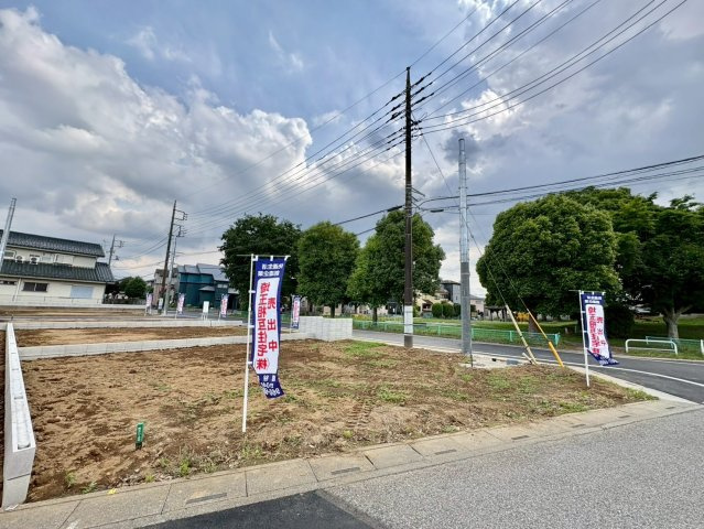 全10区画　　間取り・外観・設備まで自由にプランニング可能。暮らし方に合わせた住まいをご提案できます。花田小学校まで徒歩約4分(270ｍ)、毎日の通学がしやすい住環境です。