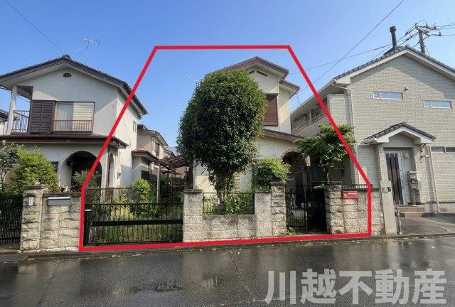 現況の外観はこちら。赤枠内の建物等解体更地渡し後のお引渡しです。