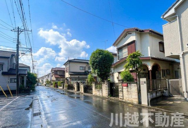 前面道路含む現地写真です