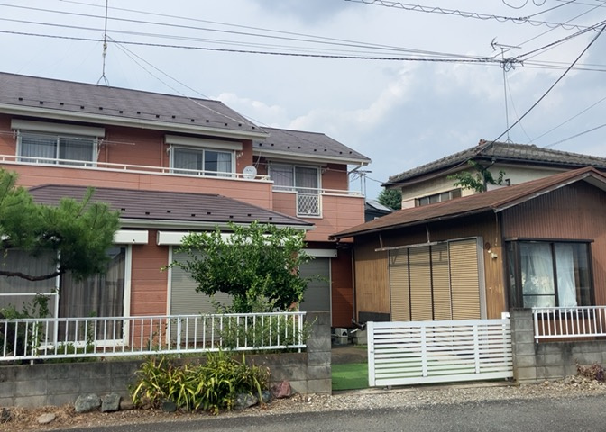 木造住宅とは土台、壁、柱など建築物の強度を支える構造体の材に木が使用されている構造を指します。構造体は建物の自重を支えるだけではなく風圧や水圧、積裁荷重などあらゆる衝撃に耐えるための基礎です。
