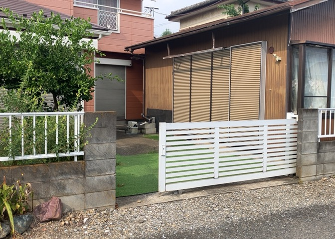 駐車場と明記されていても、最小スペースでつくられた駐車場だと大型車は駐車できなかったり、出入りしにくくなったりする可能性があります。お車のサイズと購入したい物件の駐車場のサイズを現地で確認しましょう。