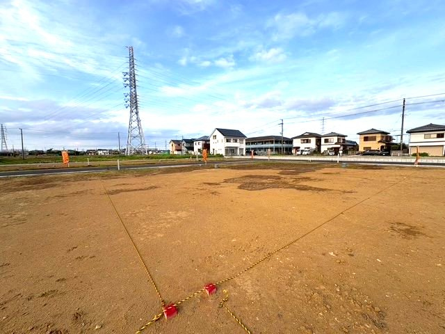 7号地　約64坪　1280万円。建築条件なし。　土地面積58坪～最大73坪。土地価格1180万円～。　他の区画もご案内大歓迎です！お気軽にお問合せ下さい♪　（一部建築条件付き　区画10、11、12）