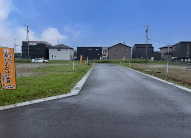 7号地　約64坪　1280万円。建築条件なし。　土地面積58坪～最大73坪。土地価格1180万円～。　他の区画もご案内大歓迎です！お気軽にお問合せ下さい♪　（一部建築条件付き　区画10、11、12）