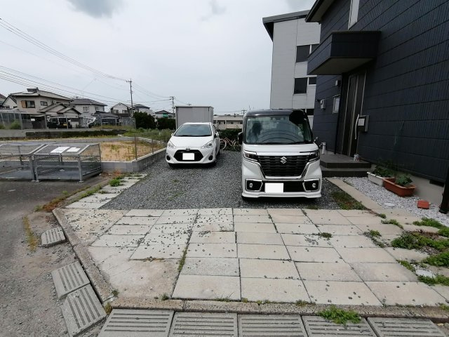 駐車スペースゆとりの3台分