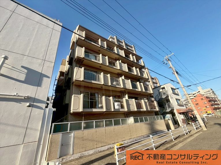 南東向き角部屋につき、陽当たり・通風ともに良好！