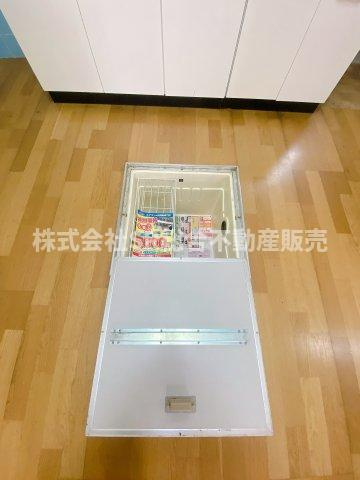 キッチンには便利な床下収納がございます！