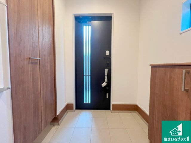 シューズボックスにはたくさんの靴が収納できるので玄関周りはいつもスッキリ！ご家族が増えても安心！